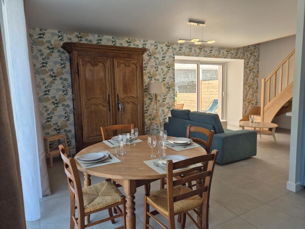 Chambres D'Hotes & Gites - Domaine Les Sources Portbail Exterior photo